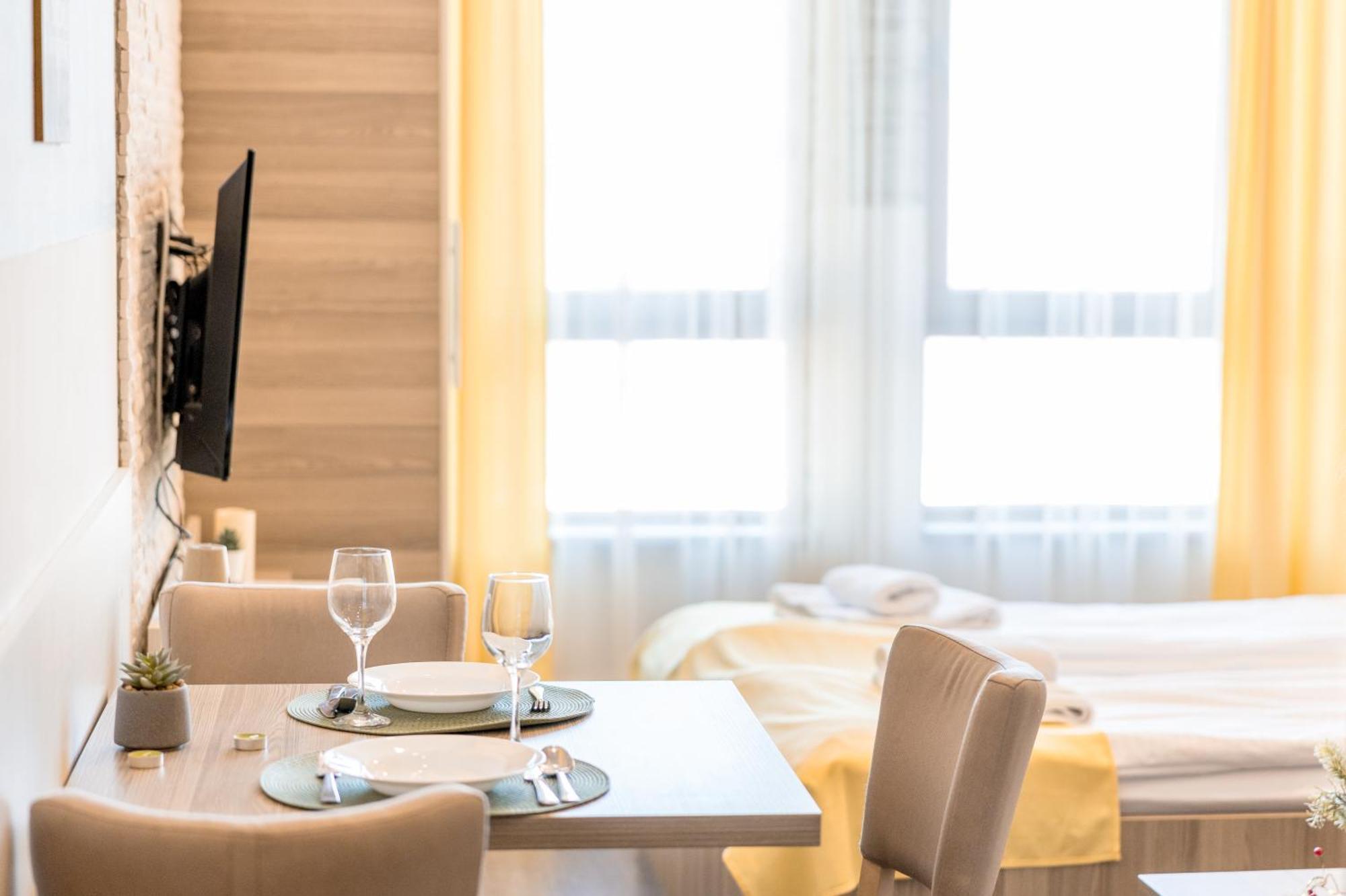 Alethea Lux Apartments, Milmari