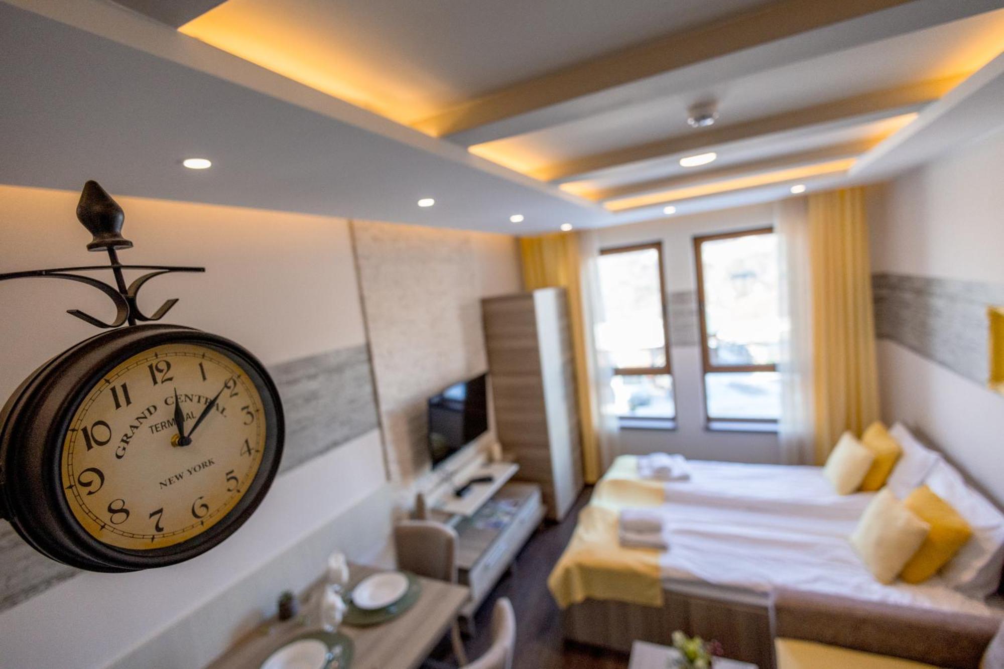 Alethea Lux Apartments, Milmari