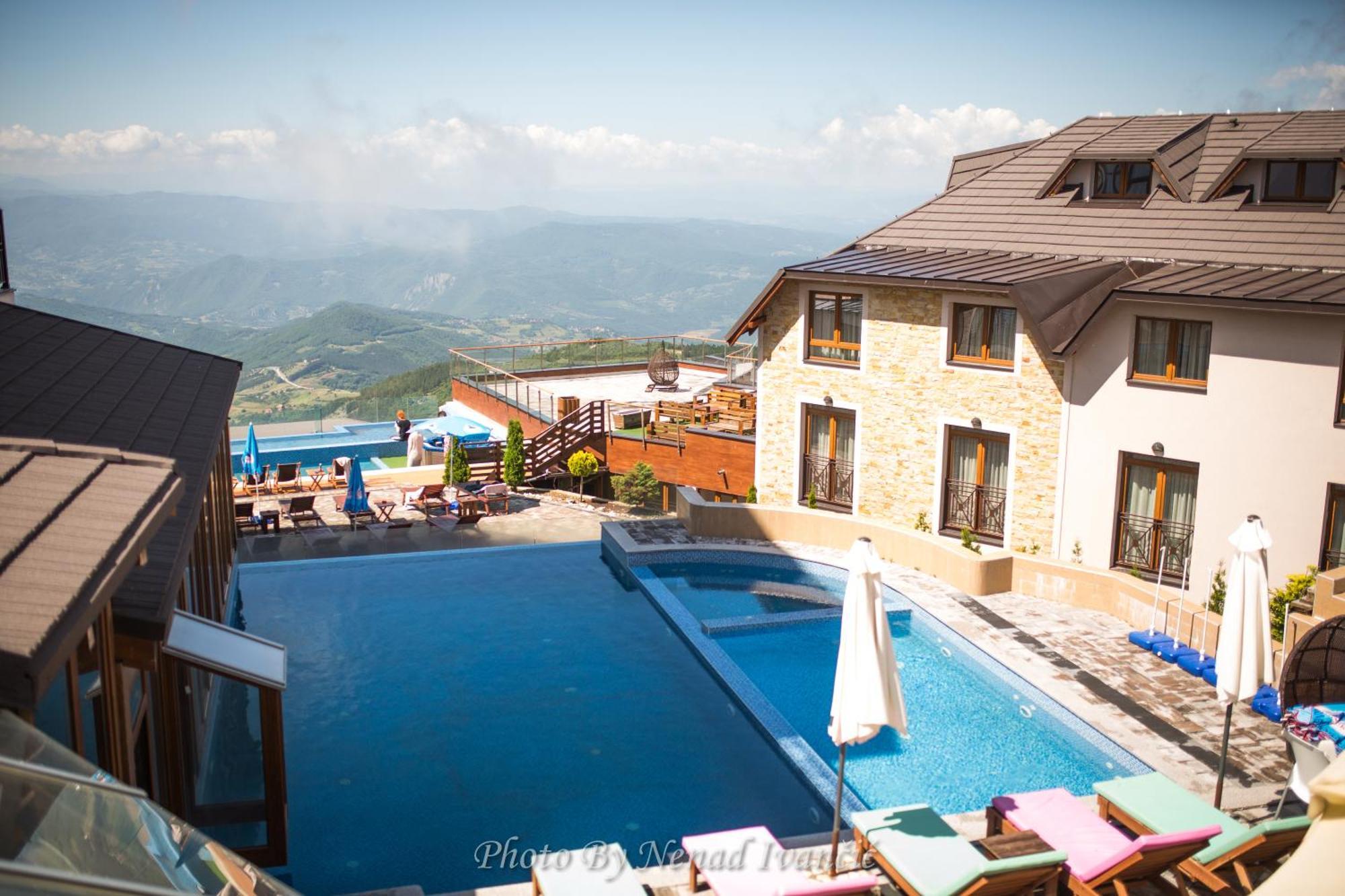 Alethea Lux Apartments, Milmari